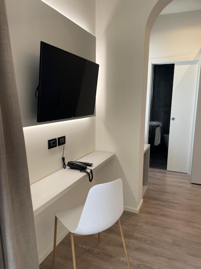 Hotel Tritone カオルレ エクステリア 写真