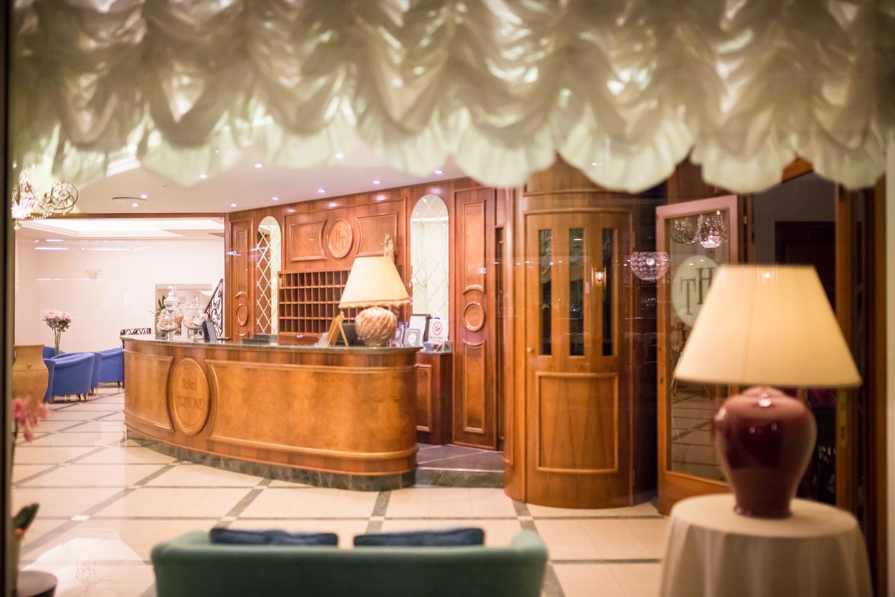 Hotel Tritone カオルレ エクステリア 写真