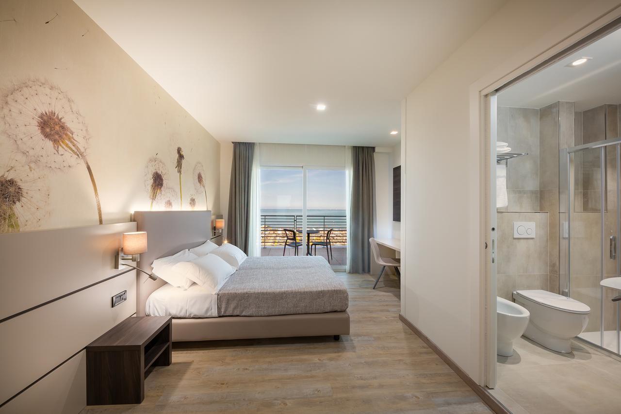 Hotel Tritone カオルレ エクステリア 写真