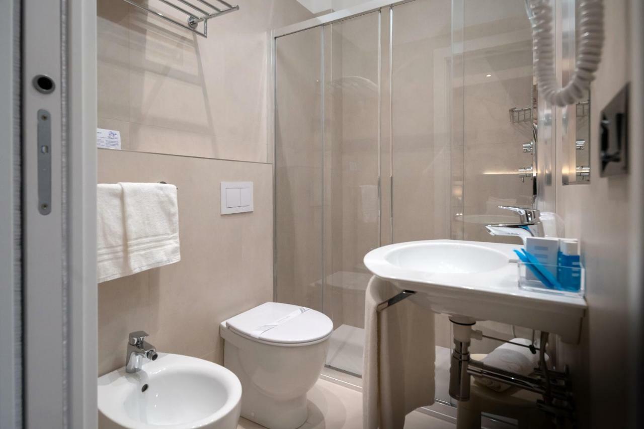 Hotel Tritone カオルレ エクステリア 写真